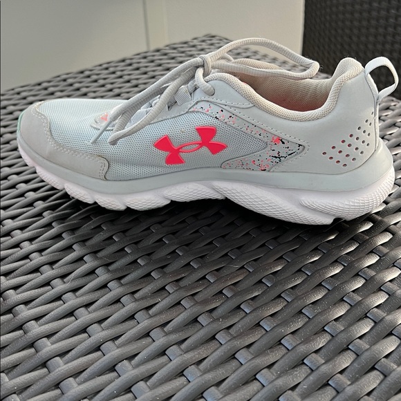 Under Armour Light Gray and Coral Athletic Shoes - Picture 4 of 7